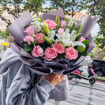 承德11朵戴安娜粉玫瑰百合，与你一起追逐梦想