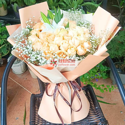 承德33朵香槟玫瑰百合，心里永远是你